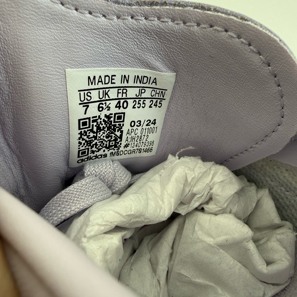 Adidas Lavender & White OG Samba Women’s Sneakers with Gum Sole - Picture 4 of 4